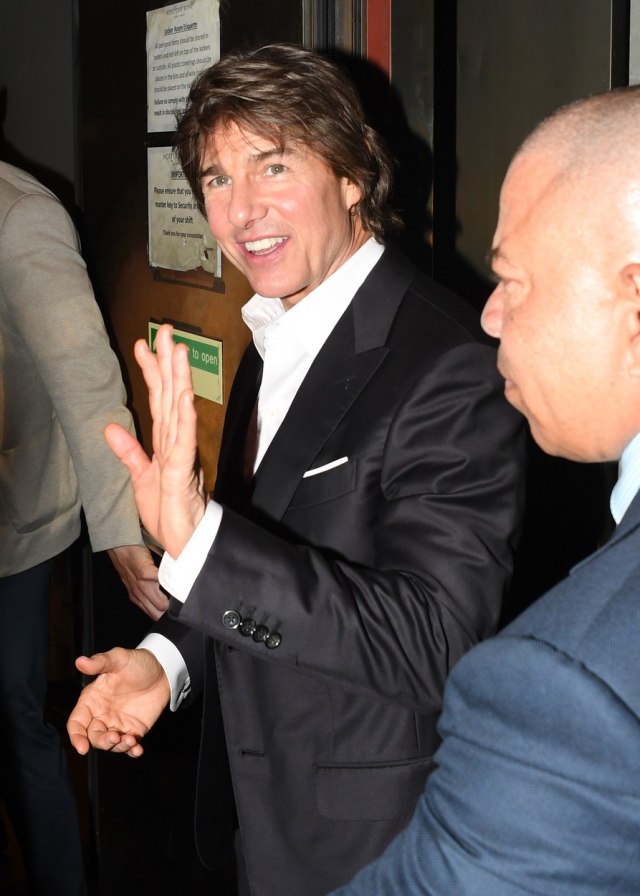 Teška noć za Toma Kruza, moraće da osveži botoks na licu FOTO