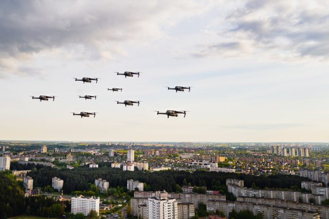 Vučić: Stiže nam do 1.000 kamikaza dronova