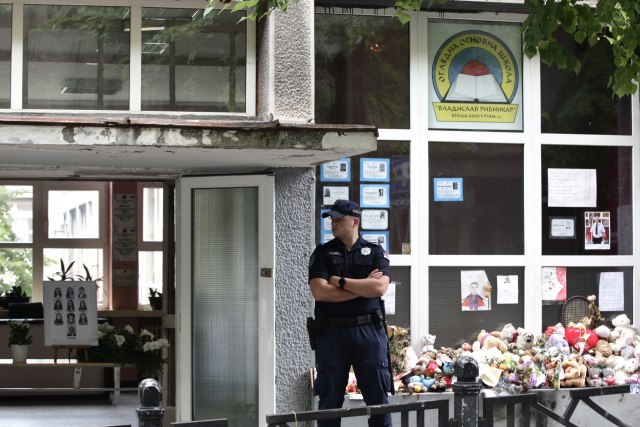 Produžen pritvor ocu dečaka ubice iz Ribnikara, majci zabranjena prodaja imovine