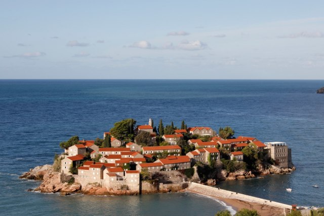 Sveti Stefan otvoren za turiste: Evo koliko košta ulaznica u grad