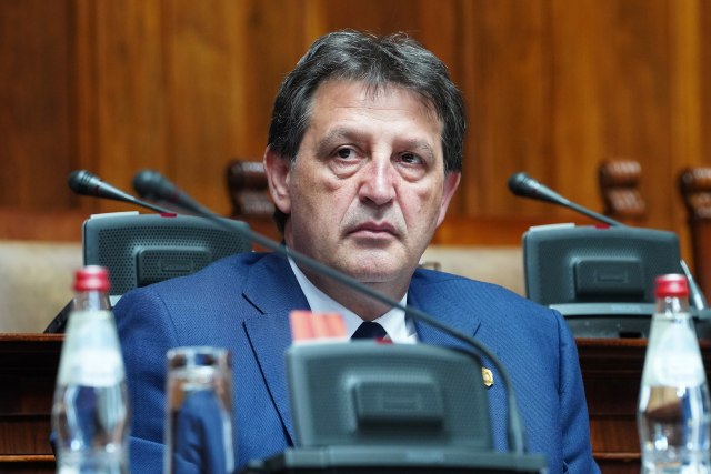 Skupština odlučila: Bratislav Gašić ostaje ministar