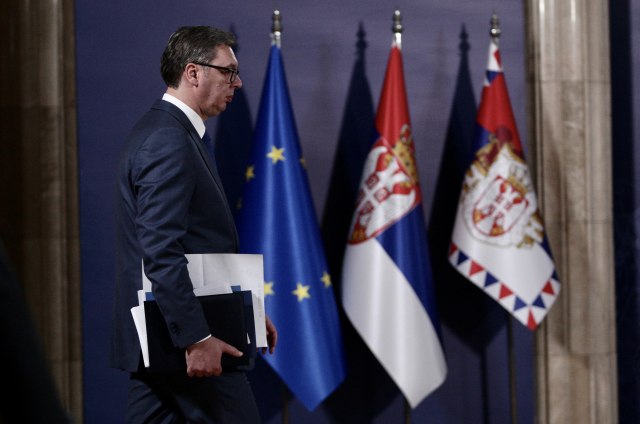 Srbija obustavlja izvoz oružja: "Sve je neophodno da bude spremno u sluèaju agresije"