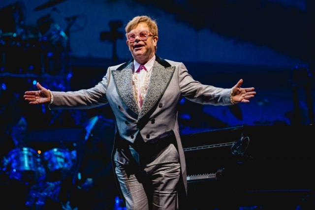 Elton Džon se emotivnim koncertom zvanično oprostio od publike