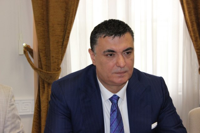 Razrešen Rade Basta