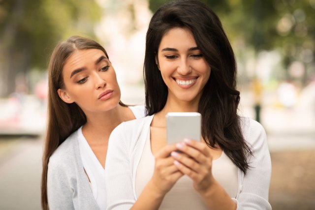 Kako IZVUĆI INFORMACIJE od svakog horoskopskog znaka? Naučite male tehnike MANIPULACIJE!