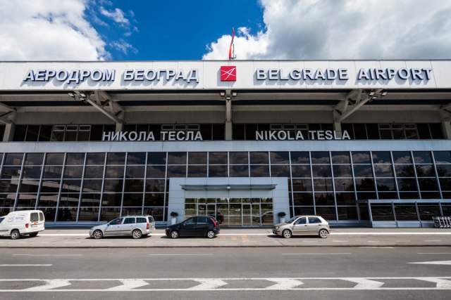Drama na beogradskom aerodromu: Preminuo muškarac
