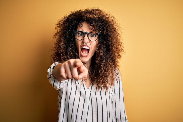 Ovnovi danas neće biti RASPOLOŽENI; Lavovi će staviti tačku na RASPRAVU sa partnerom, a OVAJ predstavnik Zodijaka biće ZABRINUT!