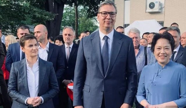 Vučić with Chen Bo: When we see off sincere friends of Serbia, we do it with sadness