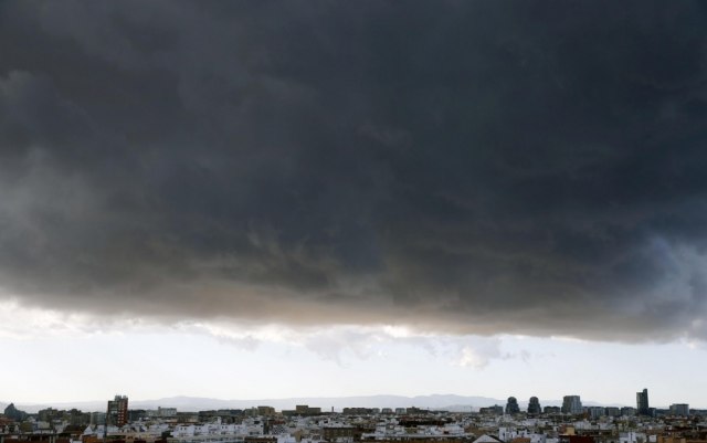 Izdato novo upozorenje za Srbiju: Stižu olujni vetar, grad i velike količine kiše