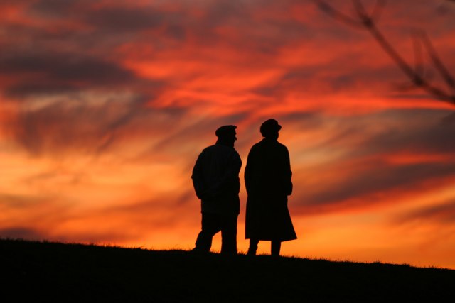Andrej se ZALJUBIO odmah nakon SMRTI supruge sa kojom je proveo 43 GODINE: Zaprepašćena rodbina ga se momentalno ODREKLA!