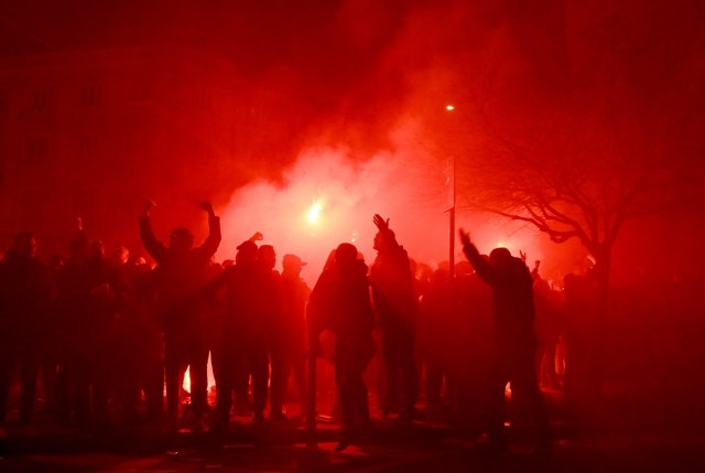 Haos u Atini, navijači Dinama izazvali nerede i sukob s policijom VIDEO