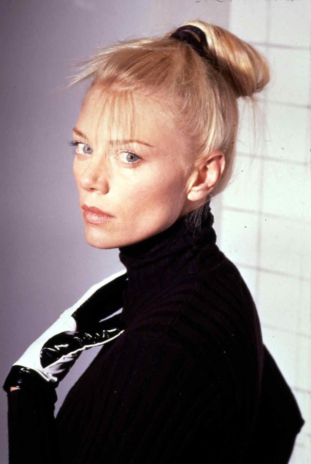 Fatalna Nikita je danas BLEDA SENKA nekadašnje LEPOTICE: Odustala je od imidža velike zavodnice, a evo kako sada IZGLEDA! (FOTO)