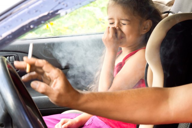 Zabrana pušenja u automobilima: Duvanski dim ima nepovoljan uticaj na zdravlje nepušaèa ANKETA/VIDEO