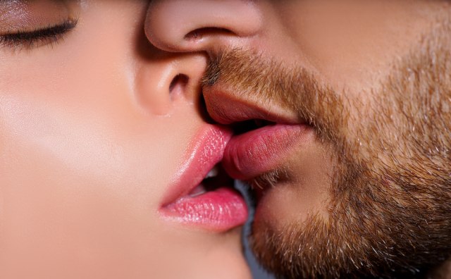 Ova 3 horoskopska znaka se ubedljivo NAJBOLJE LJUBE, a jedan među njima je najviše PROBIRLJIV: Kada vas poljubi, pamtite to CEO ŽIVOT!