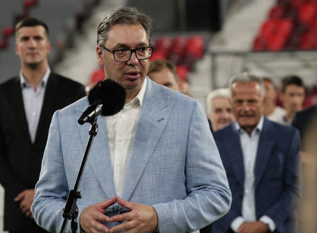 Vuèiæ: Ne odustajemo od puta slobode, nezavisnosti i samostalnosti VIDEO