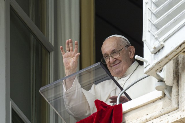 Papa Franja u neobičnoj poseti: Obilazi zemlju u kojoj živi 1.500 katolika