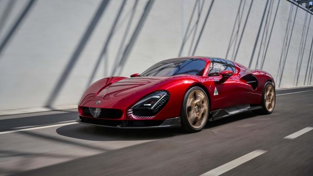 Stigao je: Supersportski Alfa Romeo od milion evra!  FOTO