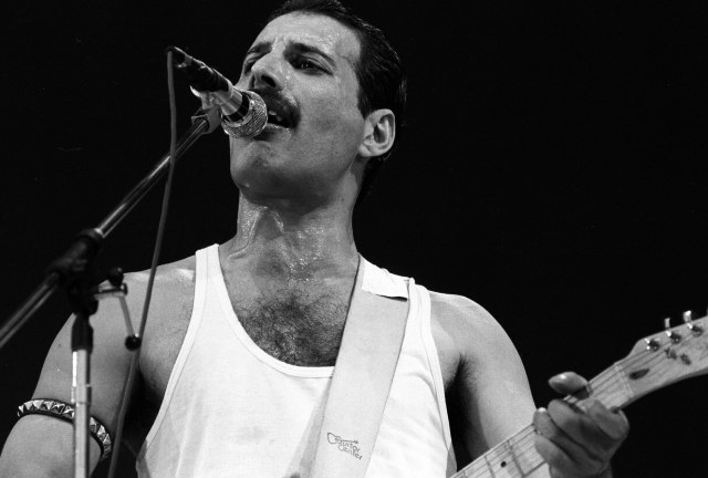 Obećala je da nikom neće reći gde ga je SAHRANILA - TAJNU ČUVA 30 GODINA: Bio je gej, ali je do zadnjeg momenta voleo NJU!