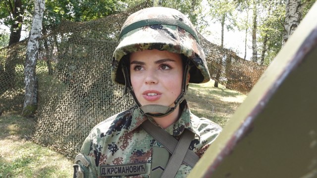 Dajana je ponosni vojnik Srbije: Putovanja ZAMENILA puškom i uniformom!