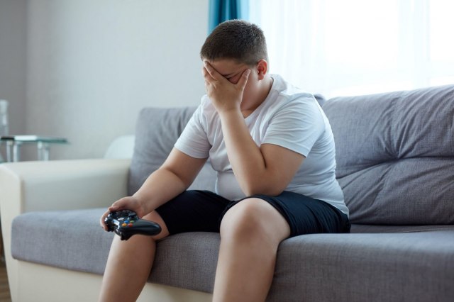 Gojazna deca imaju veći rizik od razvoja depresije u kasnijem periodu, kaže studija