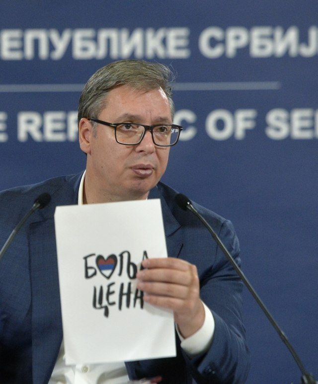 Vučić: Još po 20.000 dinara svakom penzioneru; Snižavaju se cene u prodavnicama FOTO/VIDEO