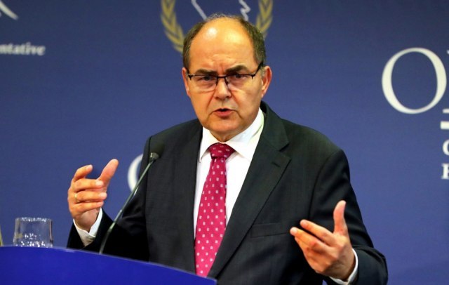 Schmidt tells Dodik: 