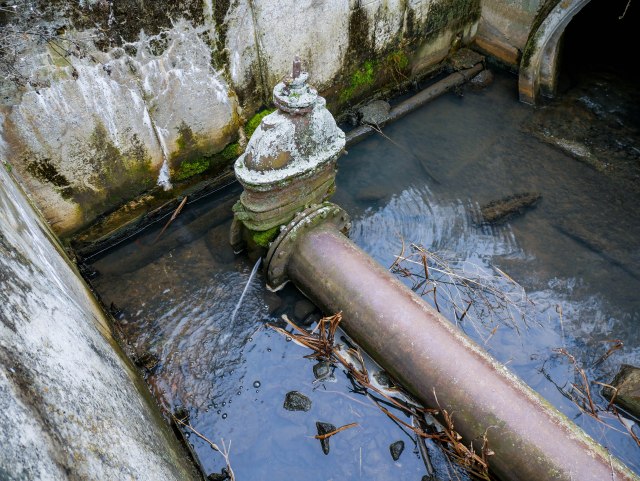 Dok su kopali, pronašli ventile stare 53 godine: Leskovačani rešavaju problem sa vodosnadbevanjem