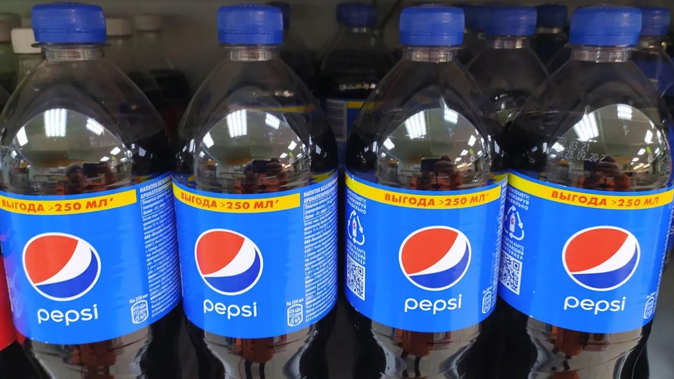 PepsiKo više ne proizvodi Pepsi-Kolu, 7Ap i Mirandu u Rusiji, ali se suoèio sa optužbama da nastavlja da proizvodi prehrambene proizvode/Alamy