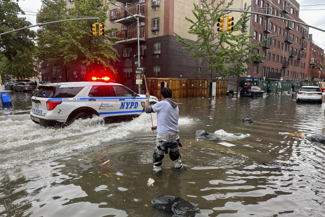 Apokaliptične scene u Njujorku: Potpuni kolaps, ljudi zaglavljeni na ulicama; Vanredna situacija FOTO/VIDEO