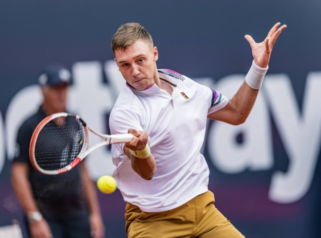 Meðedoviæ u èetvrtfinalu turnira u Astani VIDEO