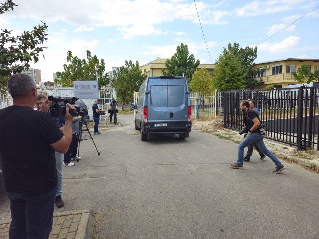 Tela trojice Srba ubijenih u Banjskoj predata porodicama FOTO