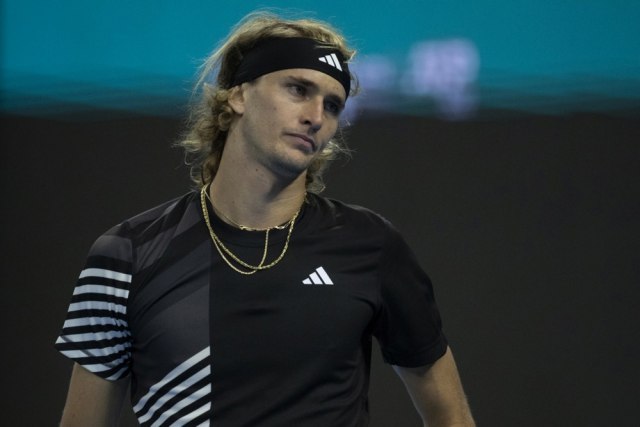 Zverev preokretom u 3.00 ujutru obezbedio èetvrtfinale