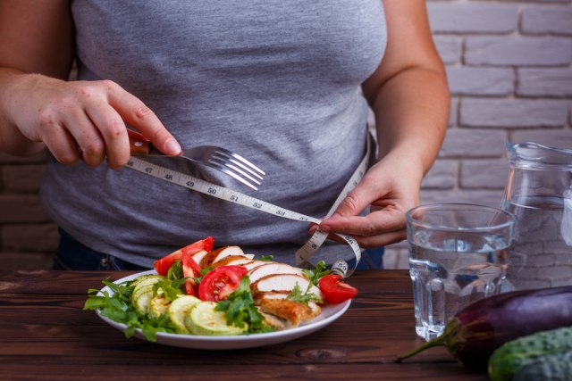 Dve greške u ishrani koje vam dodaju najviše centimetara u struku