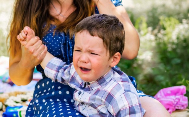 Psiholozi otkrivaju šta roditelji nikad ne smeju da urade kada dete ima tantrume