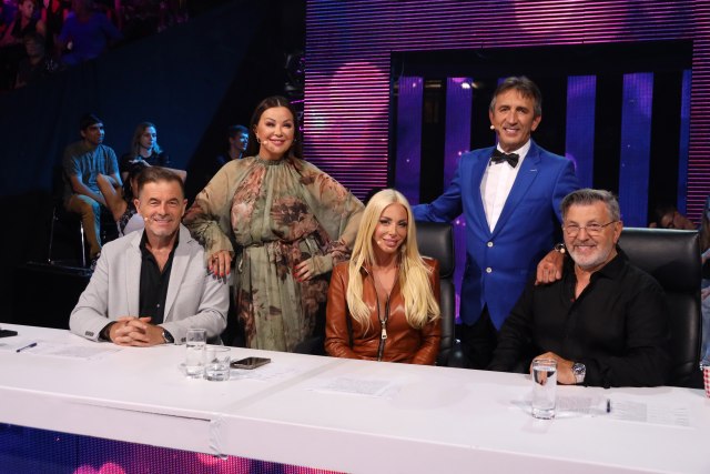 Nikad nije kasno - Nedelja, 8. oktobar - Šerif Konjević dirnuo Žiku Jakšića, voditeljka pustila suzu: 