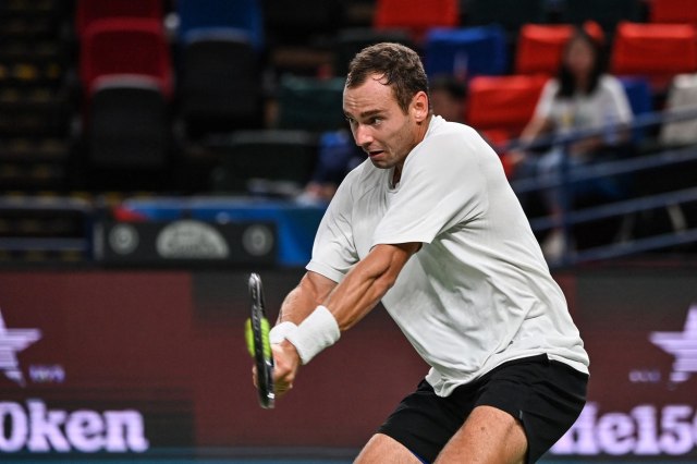 Safiulin Zverevu prepustio samo èetiri gema VIDEO