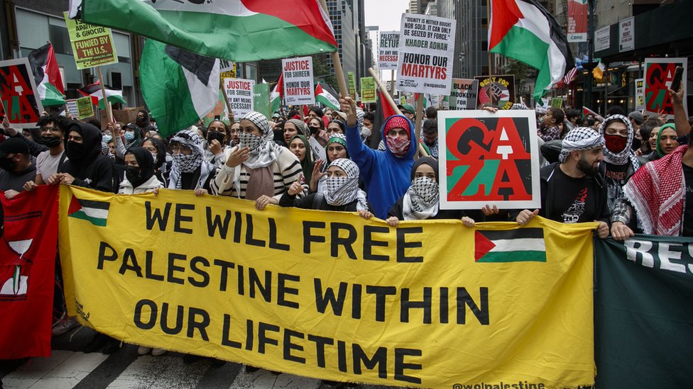 &Oslobodiæemo Palestinu za vreme naših života&, piše na transparentu Palestinaca u Njujorku/SARAH YENESEL/EPA-EFE/REX/Shutterstock