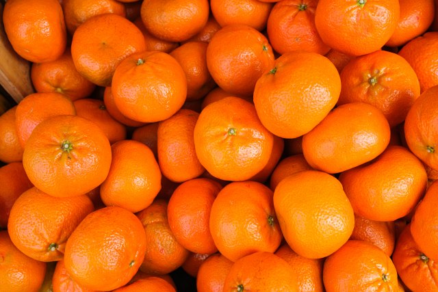 Napravite masku za lice od mandarina: Koži vraća blistav izgled; mirisom otklanja stres