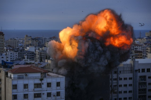 A large number of explosions; Shock worldwide; 1,500 bodies of Hamas fighters found