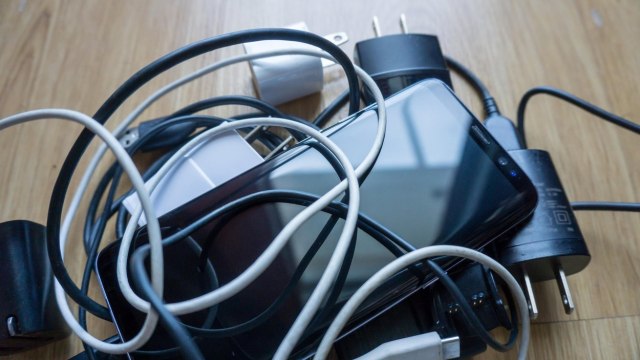 Prokletstvo jeftine elektronike: Milijarde ureðaja stoje po fiokama, a kriju pravo bogatstvo