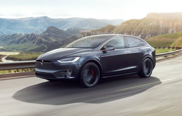 Tesla povlači iz prodaje 55.000 vozila, evo i zbog čega