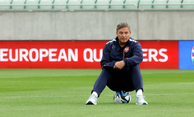 Čuj nas, Piksi, legendo