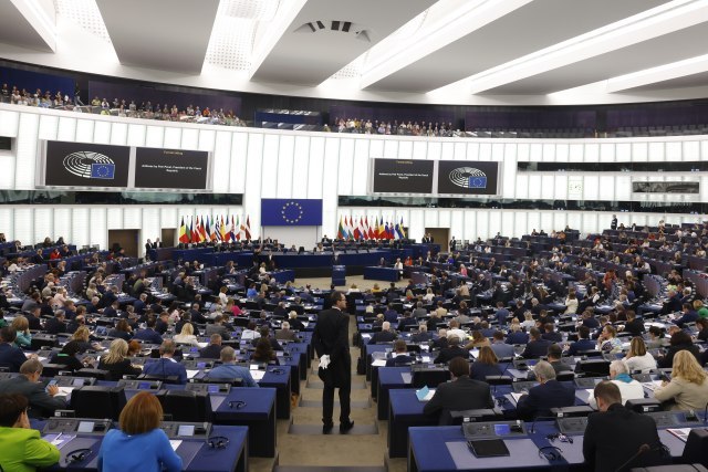 Paradox: Brussels asks Vučić to recognize Kosovo in accordance with international law