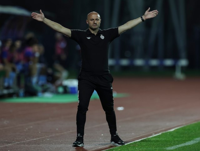 Duljaj zagrmeo posle pobede: Igrače izbacuju iz stana, nemaju deci za mleko!