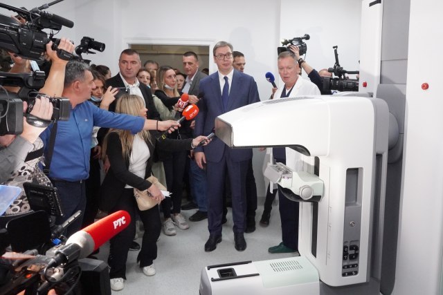 Vučić visited the hospital in Leskovac: 3D mammogram delivered PHOTO/VIDEO
