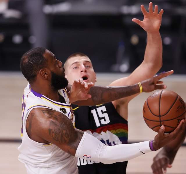 Jokiæ rame uz rame sa Lebronom i Kidom