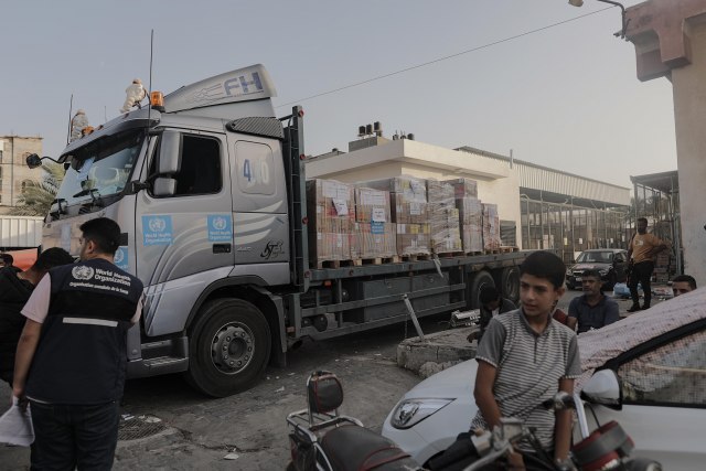 Media: Israel agreed to allow 100 aid trucks to pass to Gaza every day