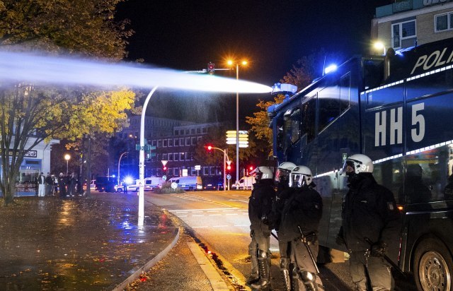 Chaos reigned throughout Germany on Halloween: Mass clashes with the police