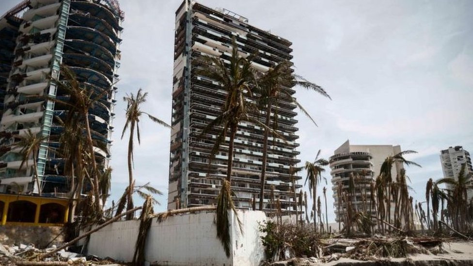 Uragan Otis je uništio brojne zgrade u Akapulku/Getty Images