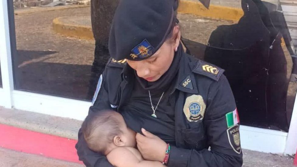 Meksièka policajka doji gladnu bebu druge žene/SSC